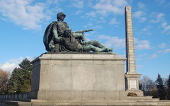 Кладбище-мавзолей советских воинов в Варшаве. Фото с сайта wikipedia.org