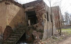 Разрушенный дом © KM.RU