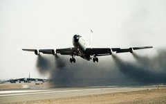 Взлет Boeing KC-135. Фото с сайта wikimedia.org
