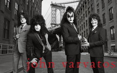 Kiss. Фото с сайта johnvarvatos.com