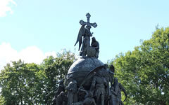 Памятник «Тысячелетие России». Фото с сайта wikipedia.org