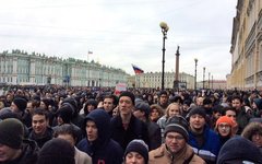 Митингующие в Санкт-Петербурге.  Фото с сайта livejournal.com