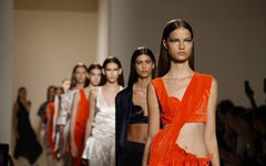 Victoria's Beckham Facebook Official