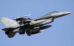 Самолет F-16. Фото с сайта wikimedia.org