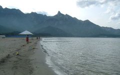 Побережье Японского моря. Фото のりまき  с сайта wikimedia.org