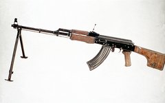 Ручной пулемёт Калашникова. Фото с сайта defenselink.mil