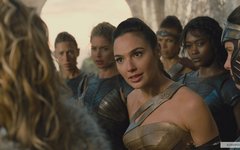 Галь Гадот в фильме «Чудо-женщина». Фото с сайта kinopoisk.ru