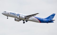 Самолет МС-21