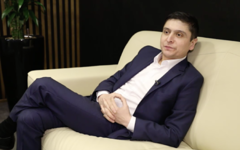 Маляр-узбек сыграет Зеленского в российской комедии об Украине