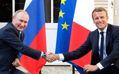 Владимир Путин и Эммануэль Макрон
