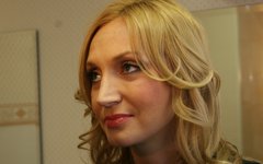Кристина Орбакайте отменила концерты и спектакли из-за перелома