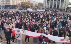 © KM.RU, Стоп-кадры из видеотрансляции Tut.by
