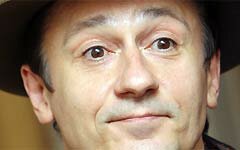 Олег Меньшиков уволил из театра восемнадцать человек