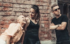 «Жгучие» и «Тотал» записали песню о любви к иностранцу