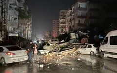 Жертвами землетрясения стали более 3000 человек