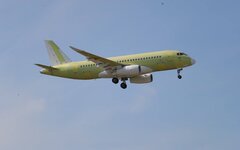 Первый российский самолет SJ-100 с импортозамещенными системами совершил полет