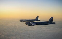 Американские стратегические бомбардировщики B-52H Stratofortresses