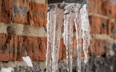 Нейросети в Петербурге начали отслеживать сосульки на крышах