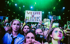 Поклонницы группы BLITZERS на Фандом Фесте