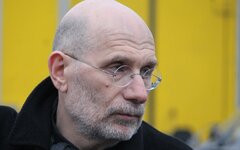 Писателя Бориса Акунина заочно приговорили к 14 годам лишения свободы