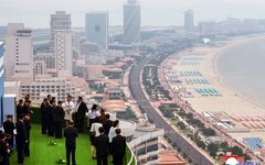 Первые туристы из России описали отдых на курорте в Северной Корее