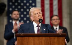 Трамп приказал передислоцировать две атомные подлодки из-за слов Медведева
