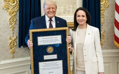 Мачадо передала Трампу медаль своей Нобелевской премии мира