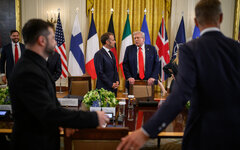 Трамп предупредил президента Франции о его «скорой отставке»