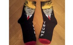 Конгрессмены подарили депутатам Госдумы носки с изображением Трампа