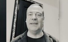 Медведев назвал сюром вояж Зеленского на Ближний Восток