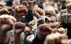 Украинские оппозиционеры начали митинг в Киеве с общей молитвы