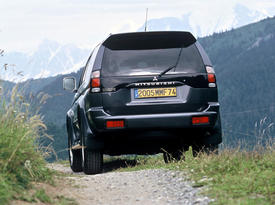 Mitsubishi Pajero Sport (2005-2007). Зад-фронт Mitsubishi Pajero Sport (2005-2007). Зад-фронт