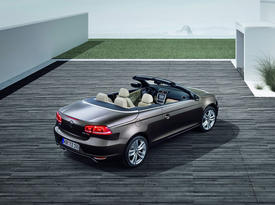 Сравнительный тест-драйв. VW EOS - зад-бок Сравнительный тест-драйв. VW EOS - зад-бок