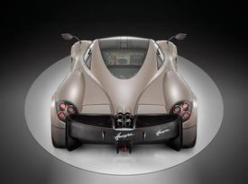 Pagani Huayra. Вид сзади