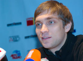 Виталий Петров на пресс-конференции Гонки Звезд 2011 Виталий Петров на пресс-конференции Гонки Звезд 2011