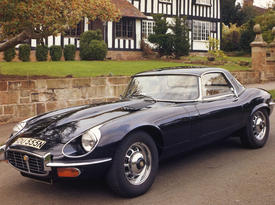 Jaguar E-Type. Перед-бок