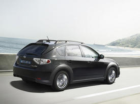 Subaru Imperza XV. Вид сзади. Фото Auto.km.ru