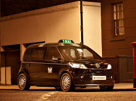 Volkswagen London Taxi Concept в городе. Фото Volkswagen