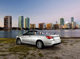 Chrysler 200 Convertible. Зад-бок Chrysler 200 Convertible. Зад-бок