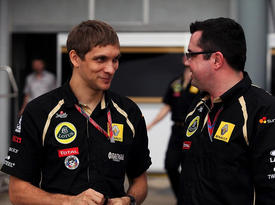 Виталий Петров, команда Lotus Renault GP Виталий Петров, команда Lotus Renault GP