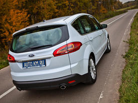 Ford S-Max. Фото 3  Auto.km.ru