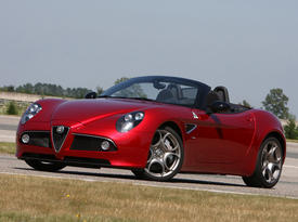 Alfa Romeo 8C Spider. Фото Alfa Romeo