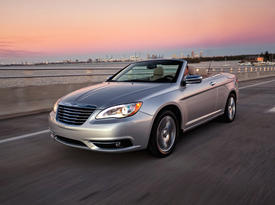 Chrysler 200 Convertible. Перед-бок Chrysler 200 Convertible. Перед-бок
