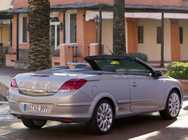 Сравнительный тест-драйв. Opel Astra TwinTop - зад-бок Сравнительный тест-драйв. Opel Astra TwinTop - зад-бок