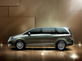Buick GL8. Левый бок. Фото с сайта netcarshow.com Buick GL8. Левый бок. Фото с сайта netcarshow.com