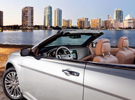 Chrysler 200 Convertible. Вид сбоку Chrysler 200 Convertible. Вид сбоку