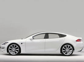 Tesla Model S. Вид сбоку Tesla Model S. Вид сбоку