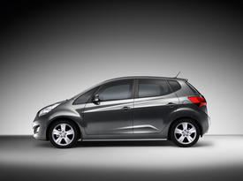 Kia Venga бок. Фото Kia Kia Venga бок. Фото Kia
