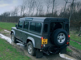 Land Rover Defender 110 зад-бок