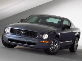 Ford Mustang (2005) Ford Mustang (2005)